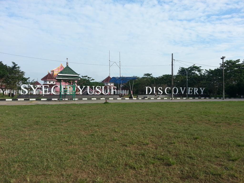 Discovery Homestay Makassar Eksteriør billede